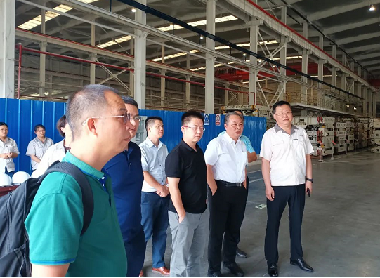 广西汽车集团组团在凯时KB88汽车遵义车厂调查调研