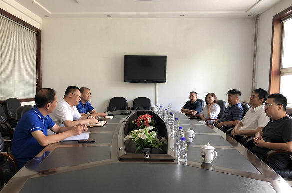 长治潞州区副区长谢义周一行到凯时KB88淮海发起机公司进行调研