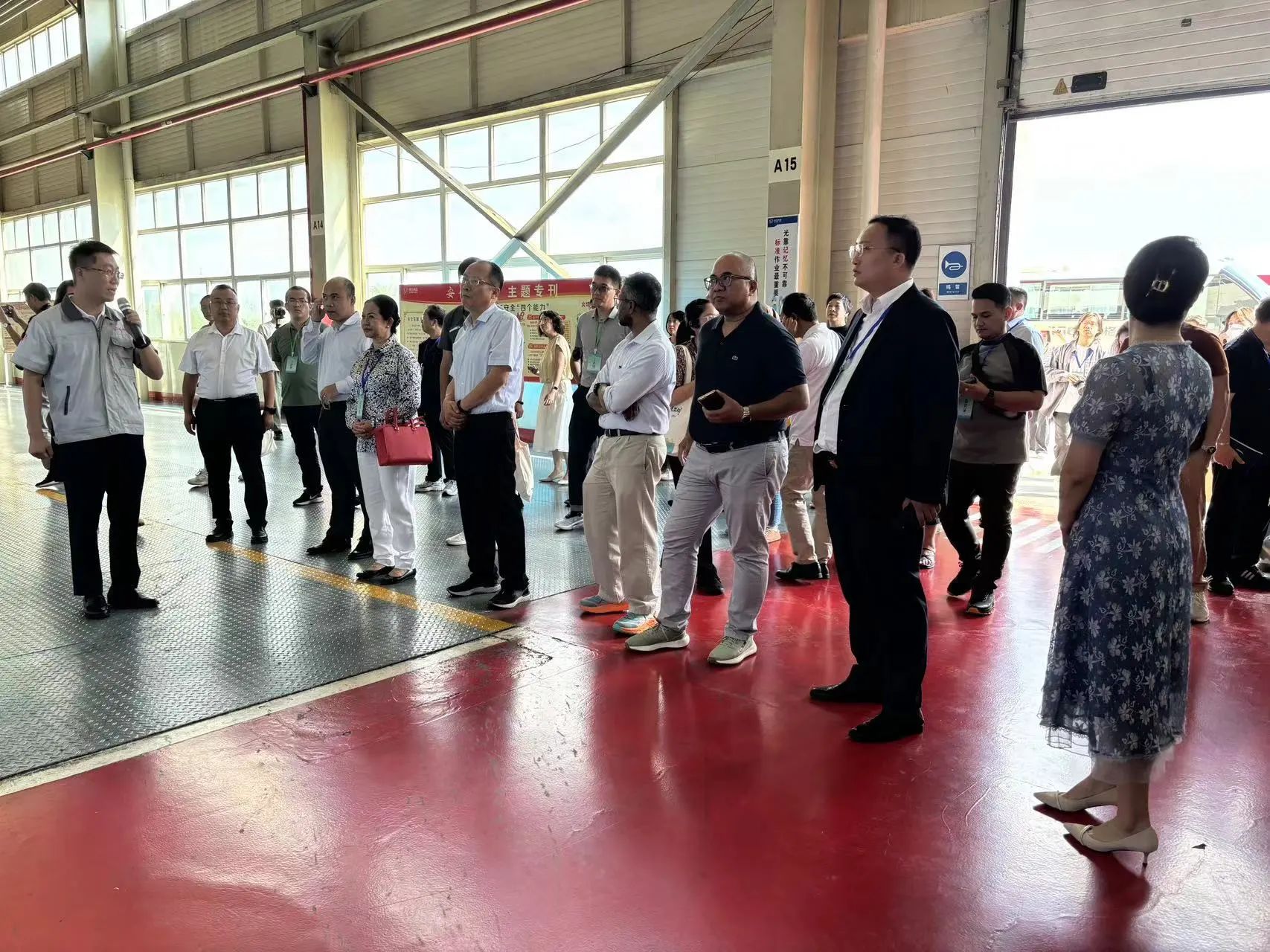 “2024中国—东盟周”嘉宾莅临凯时KB88汽车参观调查